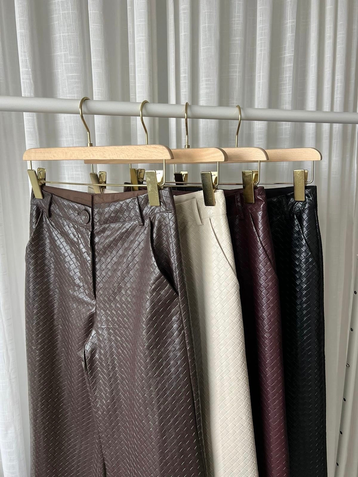 Textured leather pants (bruin)
