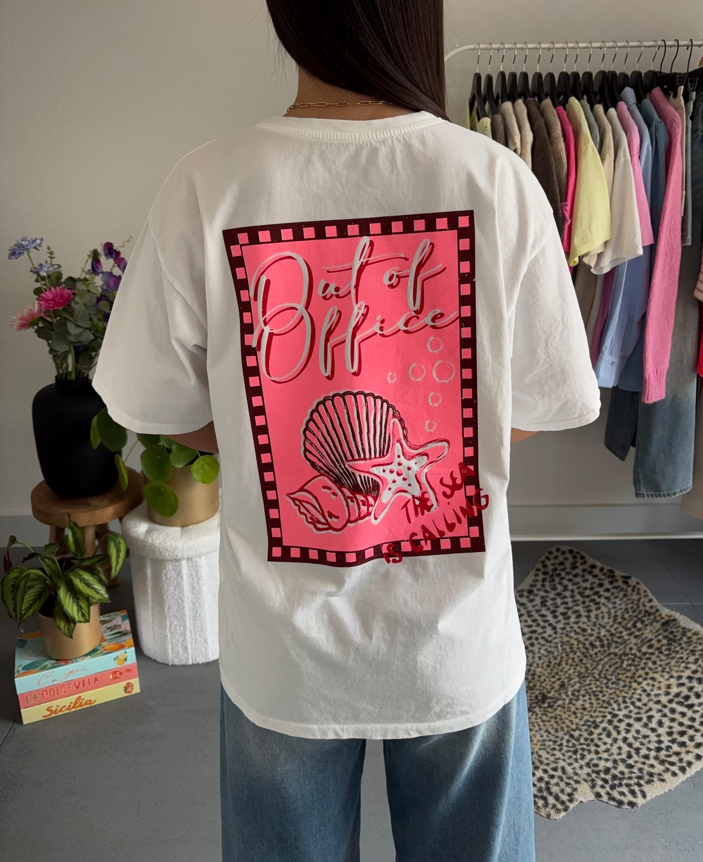 Out of office t-shirt (Wit)