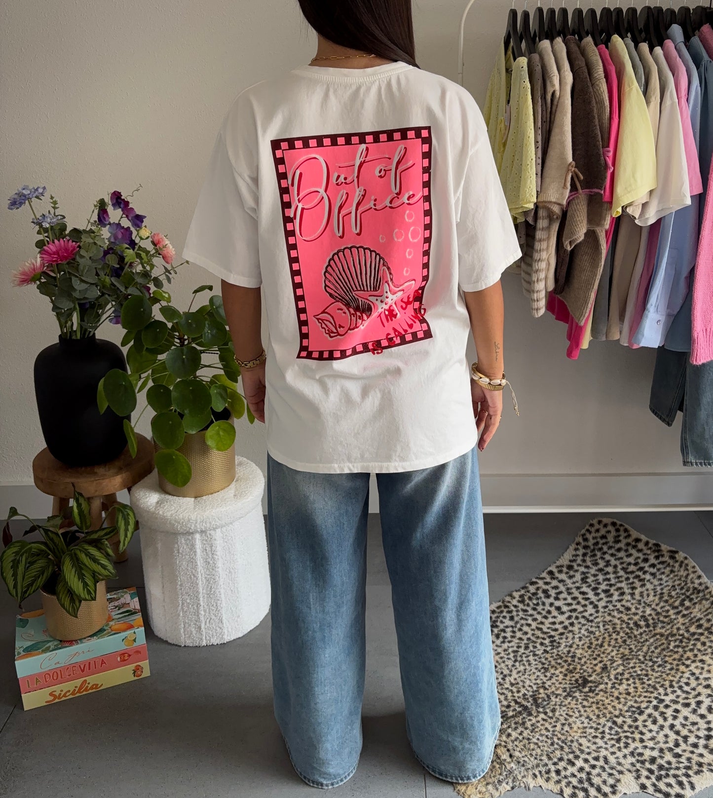 Out of office t-shirt (Wit)