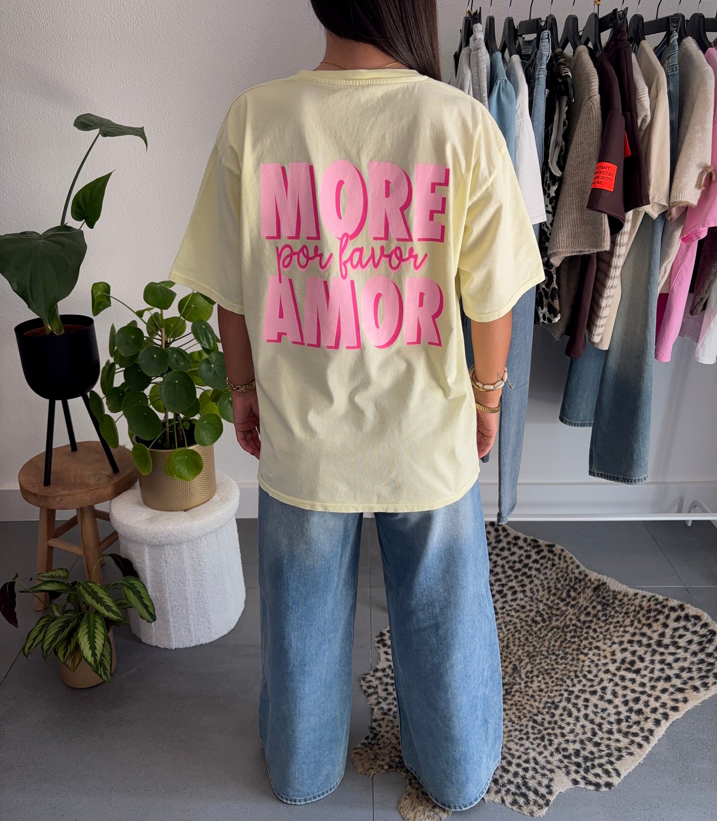 More amor t-shirt (geel)