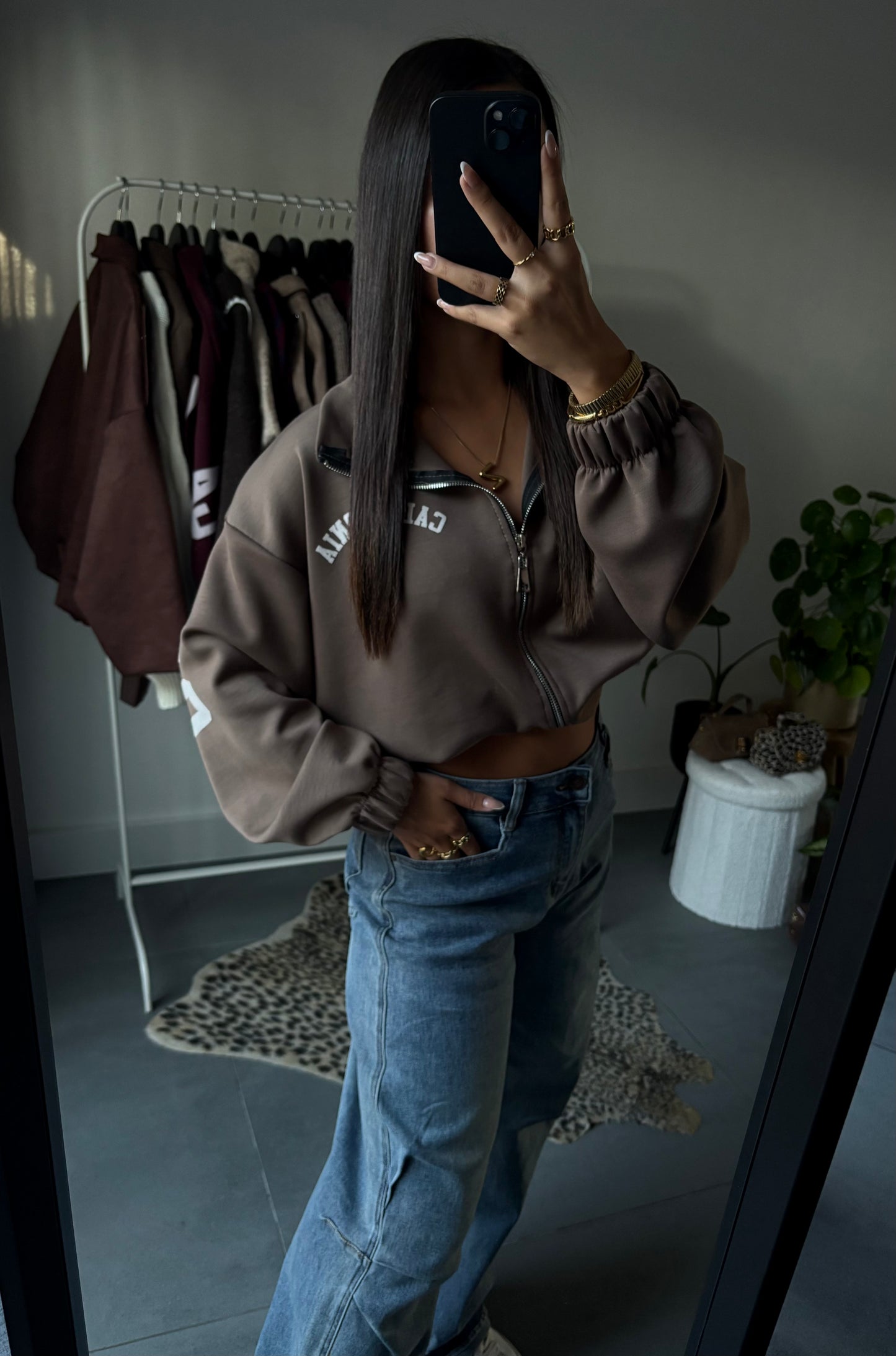 California varsity zip sweater (taupe)