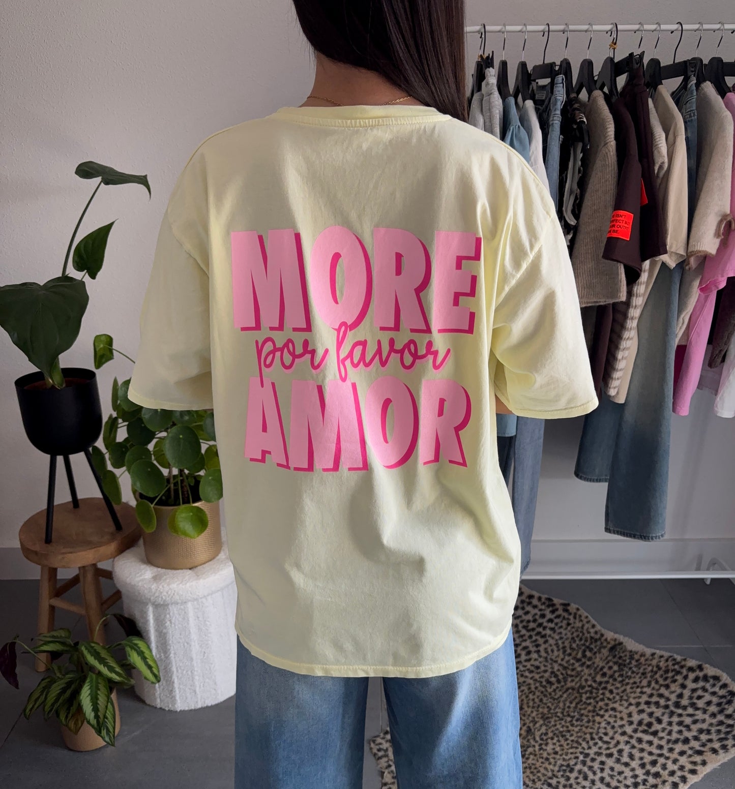 More amor t-shirt (geel)