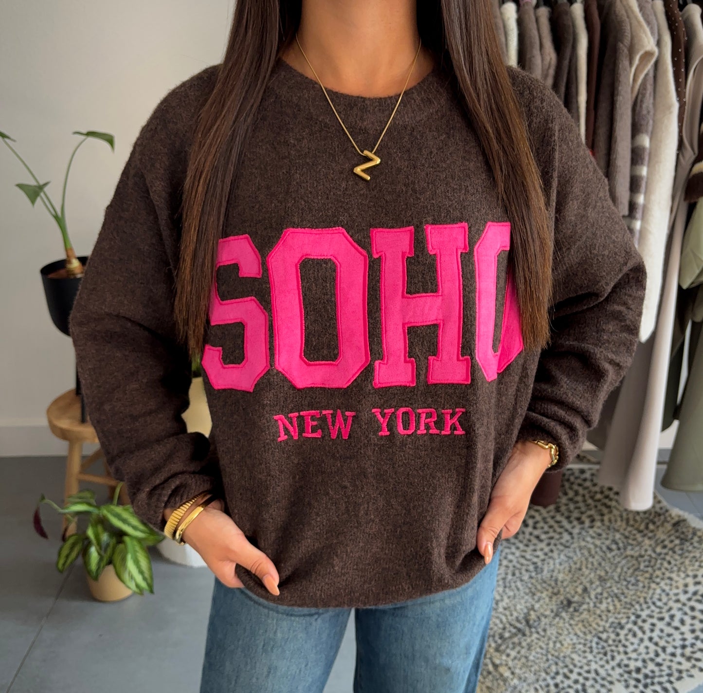 Soho cozy college trui (bruin)