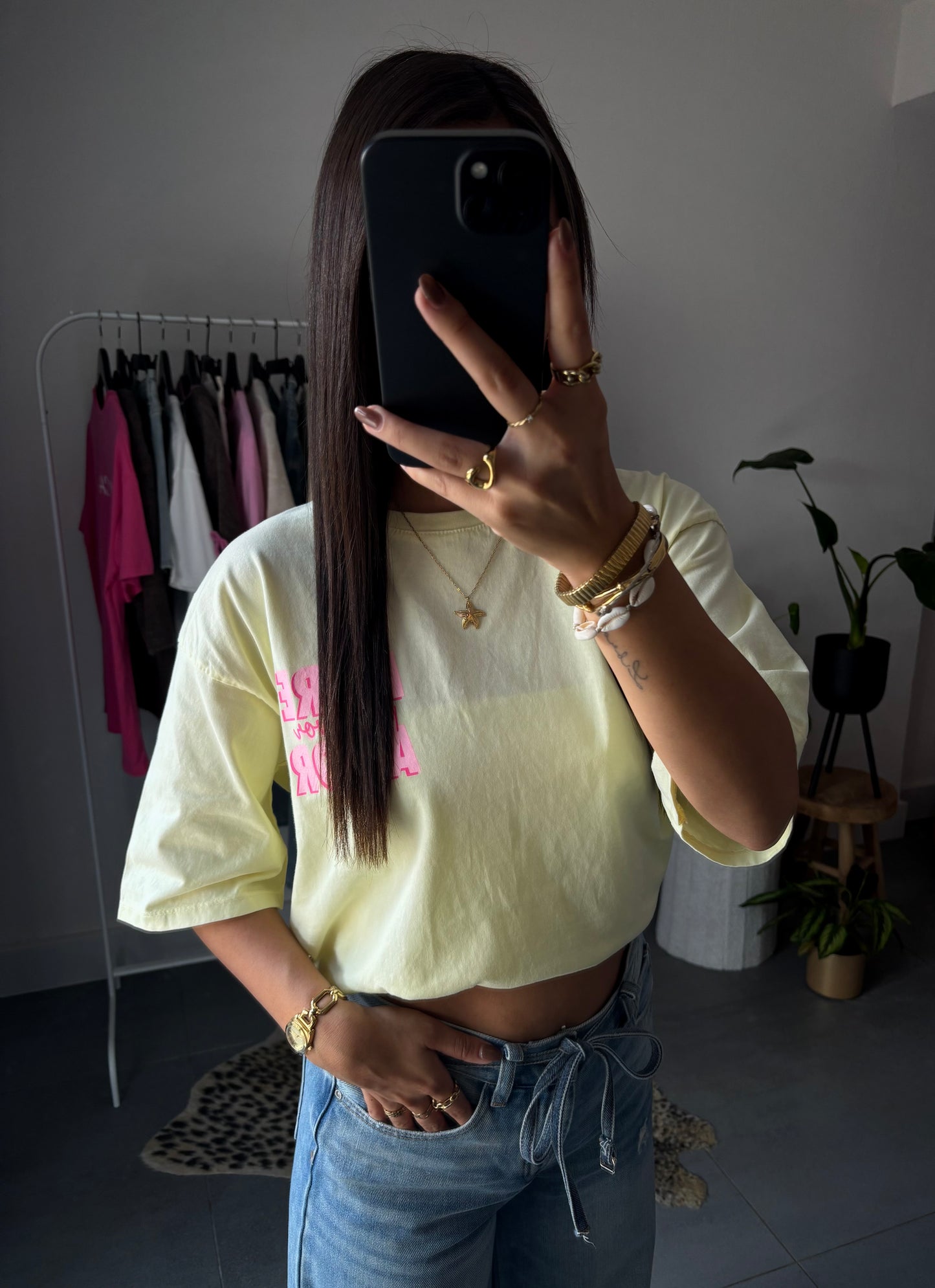 More amor t-shirt (geel)