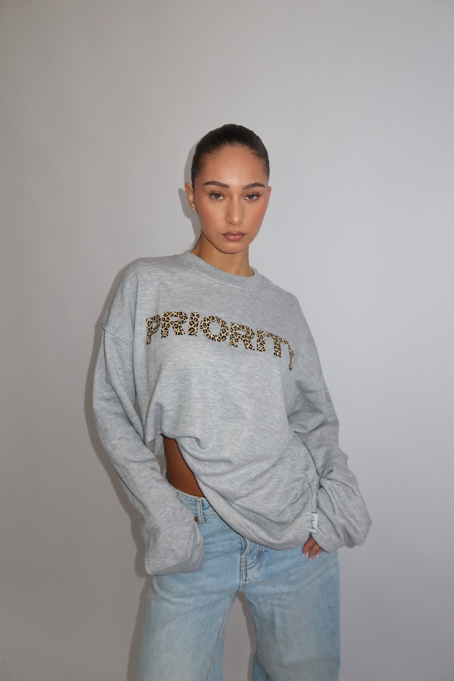 Priority leopard sweat
